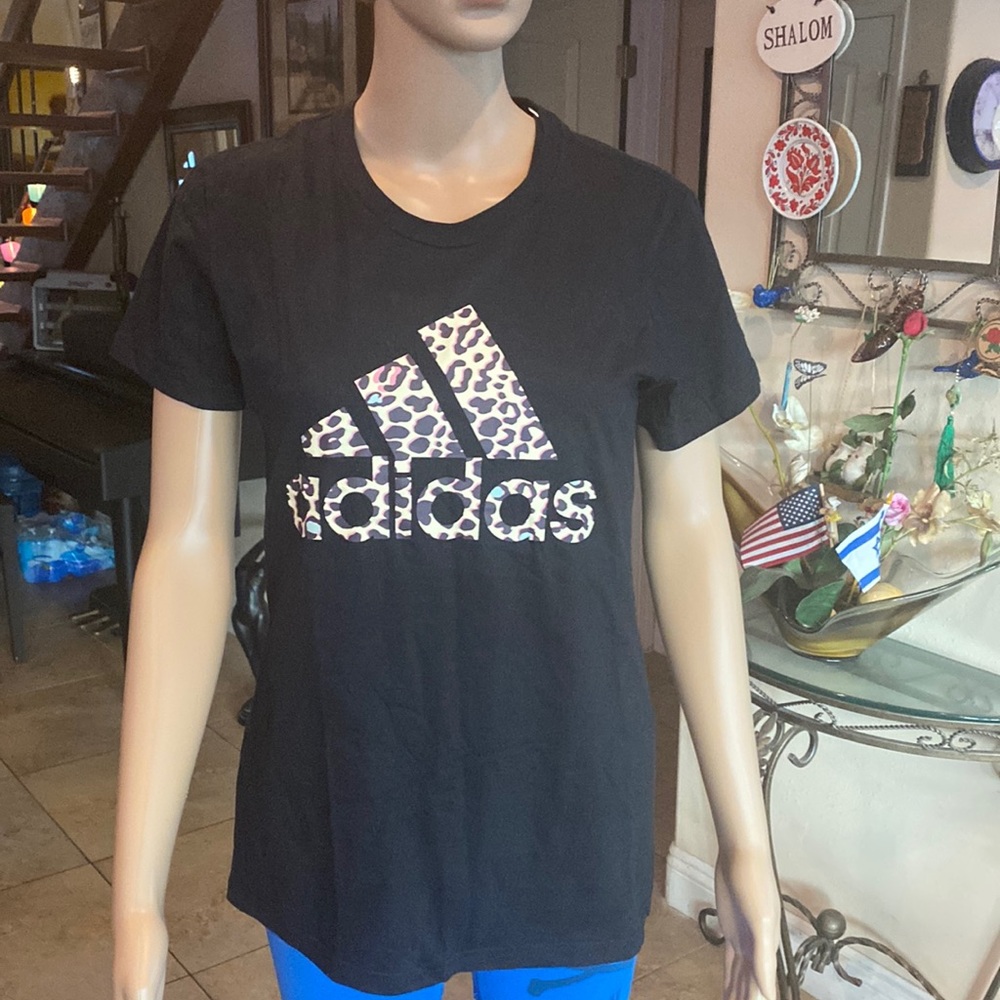 Adidas Brand New Shirt with Logo in front size S P